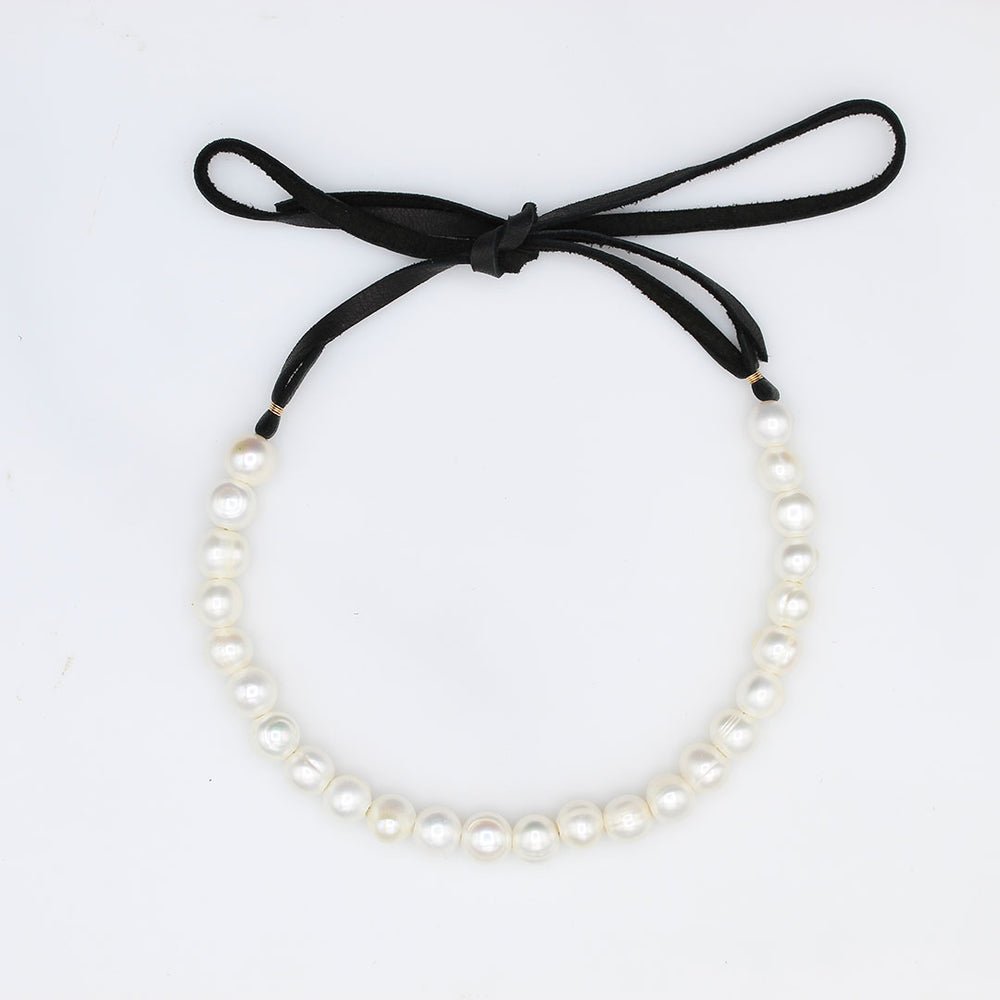 Classic Pearl Choker